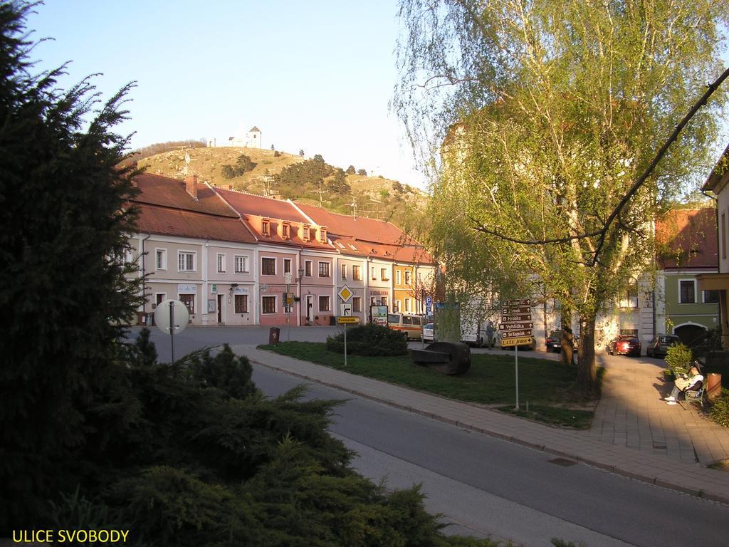 Penzion U Žabáka Mikulov Exterior foto